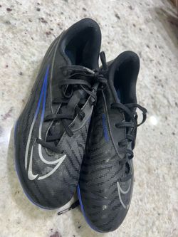 Soccer cleats