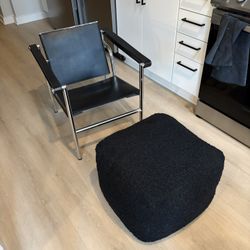 Arm chair with Footrest 