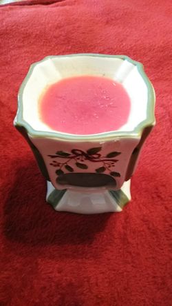 Yankee Candle Holly wax/candle burner/ holder