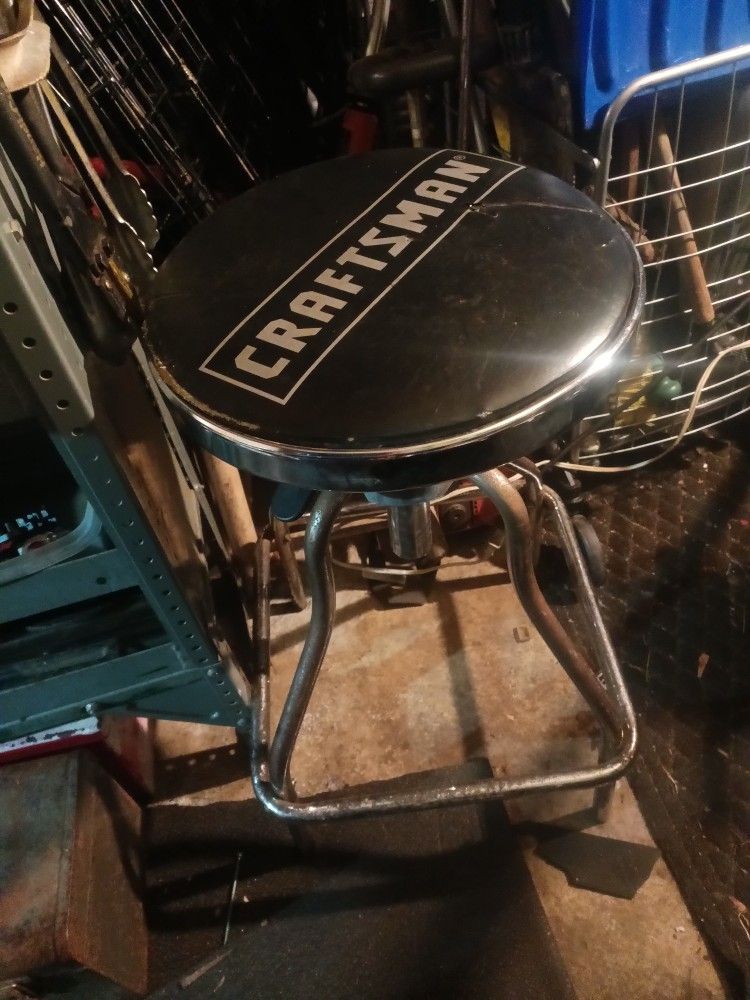 Craftsman Adjustable Stool . In Good Condition
