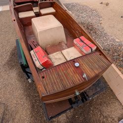1951 Chris Craft 22’ Sportsman