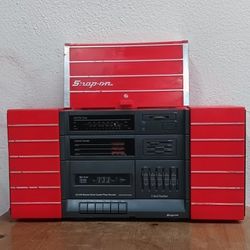 Snap-on KR638 Red AM/FM Cassette Player and Recorder with 3-Band Equalizer and Line Input.

In perfect condition.