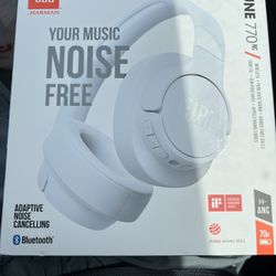 NEW JBL T770 NC White Over Ear Wireless Headphone