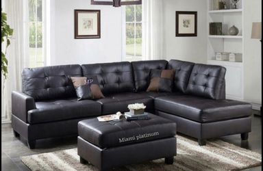 Sectional//ottoman included