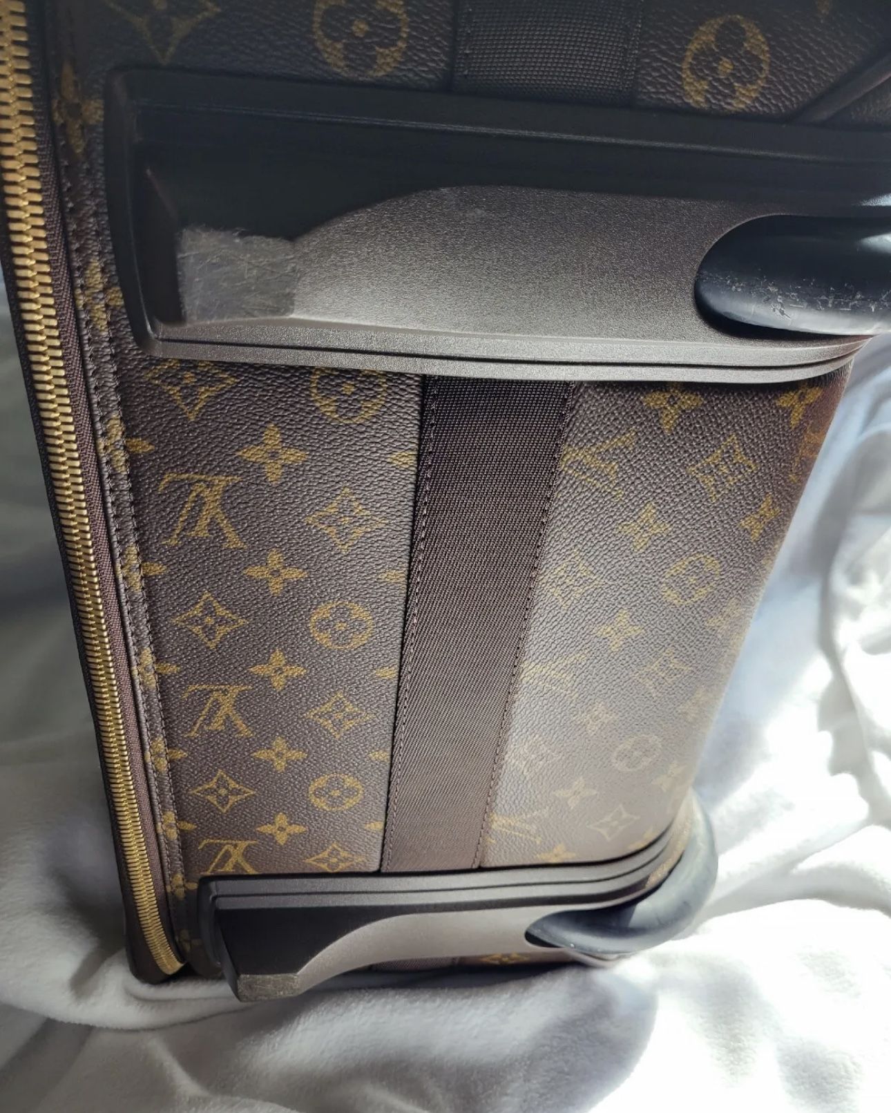 Louis Vuitton Pegase 65 XL LV monogram Suitcase Luggage Travel Bag Purse  for Sale in Mililani, HI - OfferUp