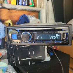 Alpine Cde143bt Car Stereo Bluetooth (75$,