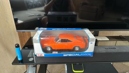 1969 Dodge Charger R/T Special Edition 1/18 DIECAST METAL