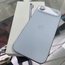 iPhone 17 Air 256Gb unlocked Like New With Box. Charger Included And Warranty $50 Down 