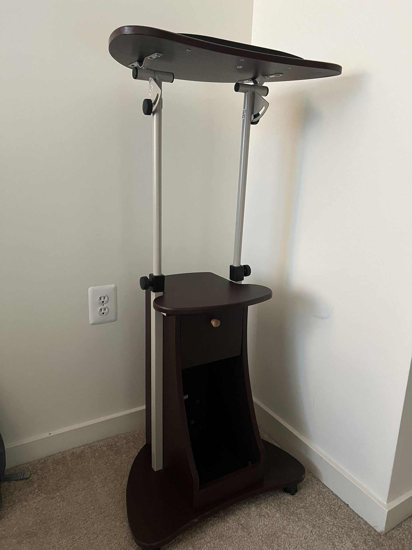 Mobile Computer Desk