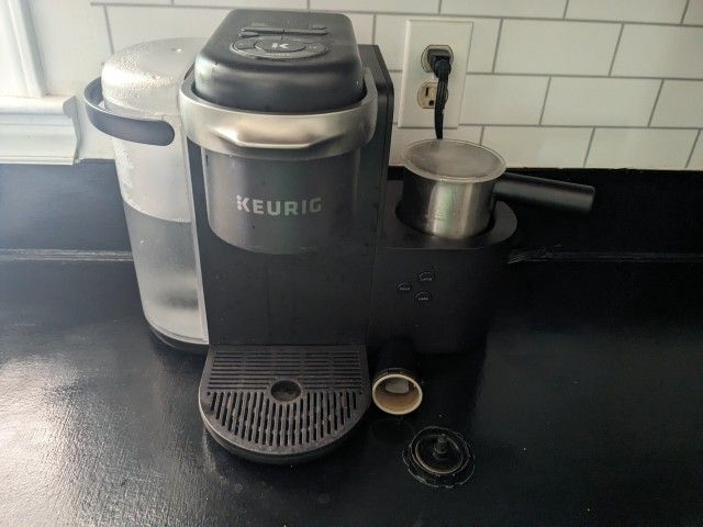Keurig - KEURIG®
K-Café® Single Serve Coffee Latte & Cappuccino Maker