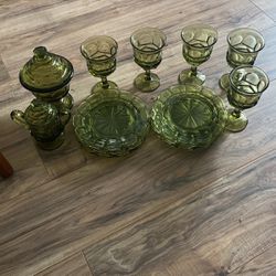 14 PIECE FOSTORIA AVOCADO GREEN GLASSWARE 