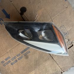 2018–2022 Freightliner Cascadia OEM LED passenger headlight
