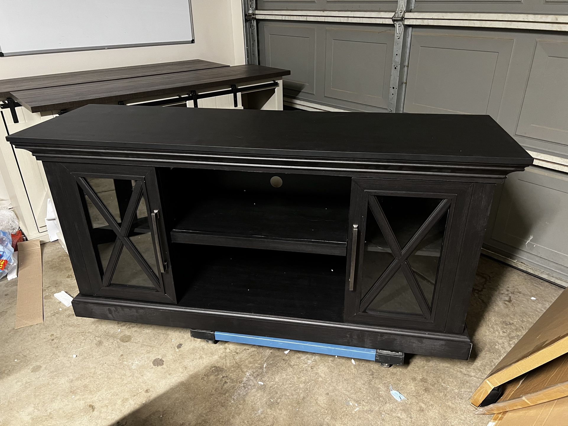 TV Stand/Center - New