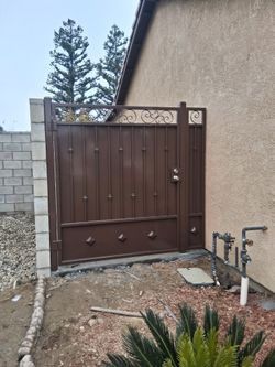 Puertas De Metal