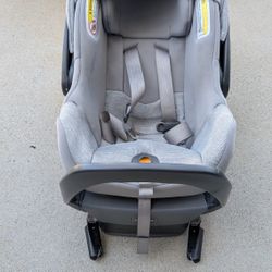 Chicco KeyFit 35 Car Seat and Base with Cover