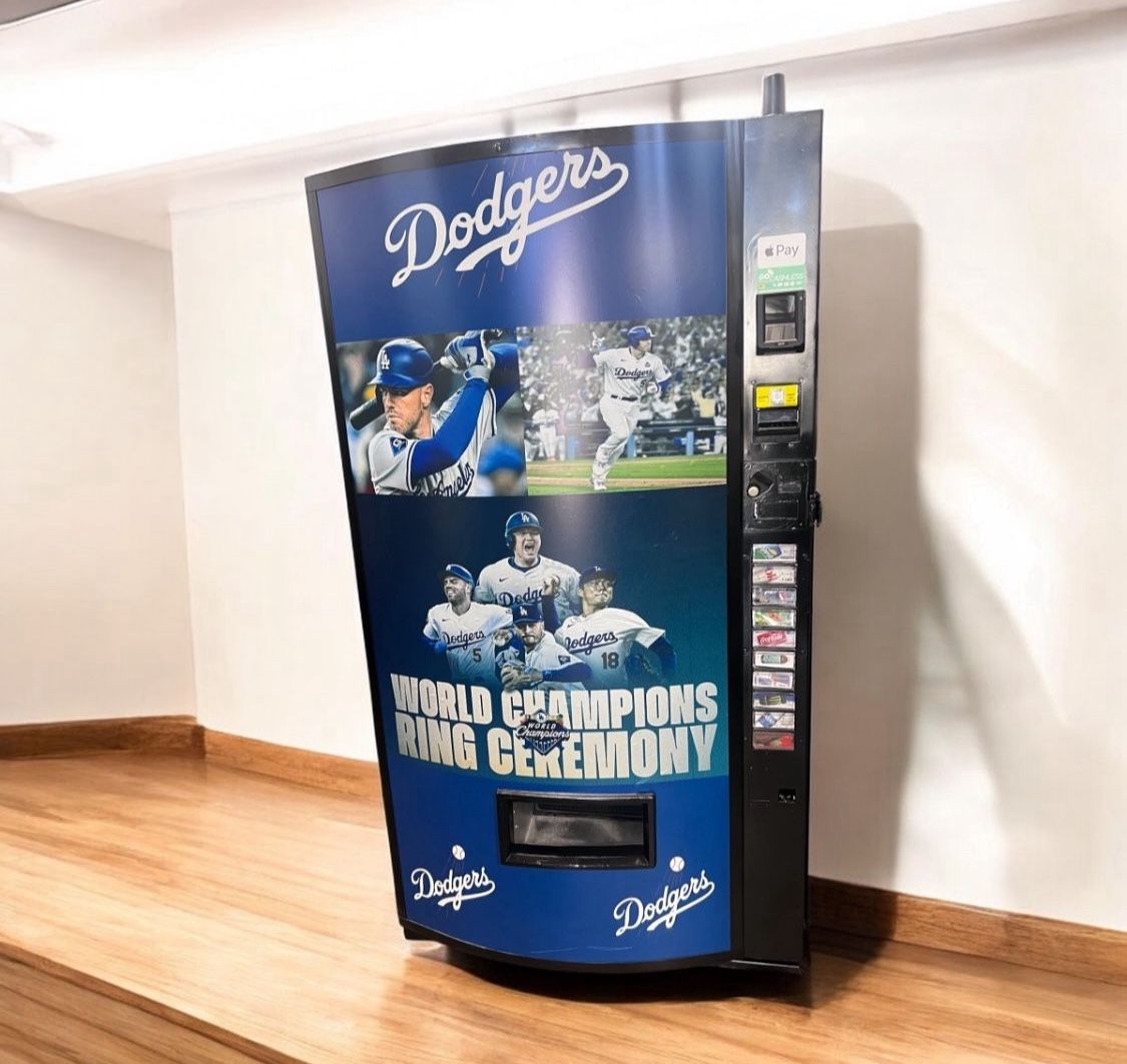 DODGERS FRONT SODA VENDING MACHINE