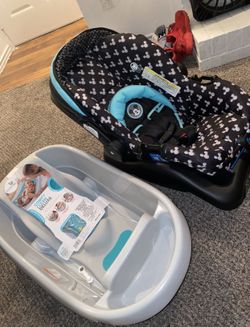 Mickey car seat & baby bath