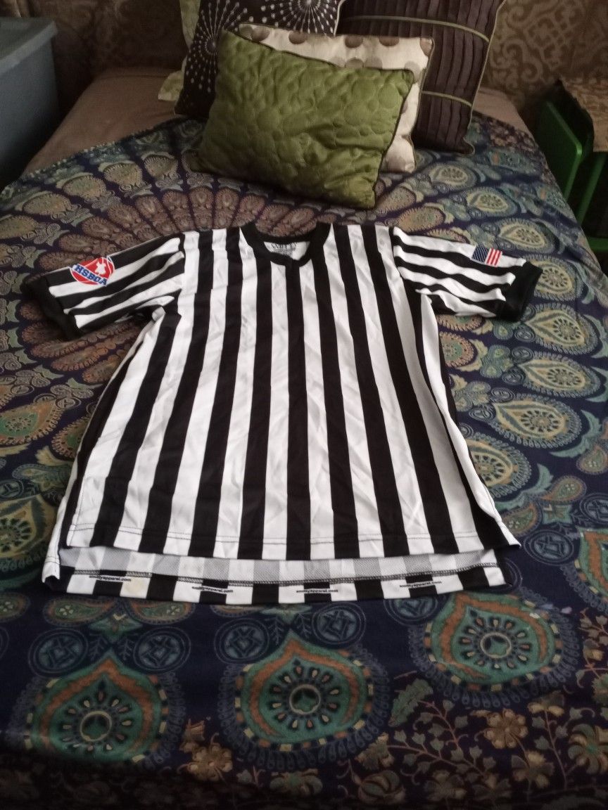 Ref Shirt Just In Time For Halloween Fun!! Sz MED Adult 