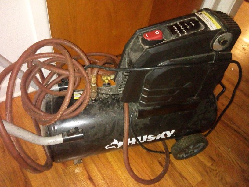 8 Gallon Air Compressor Husky$120 No Less 