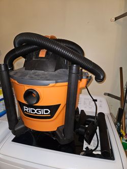 Wet/dry vac. New, never used. $60