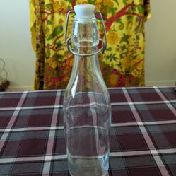 Glass flip-top bottles