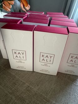 KAYALI plush pear