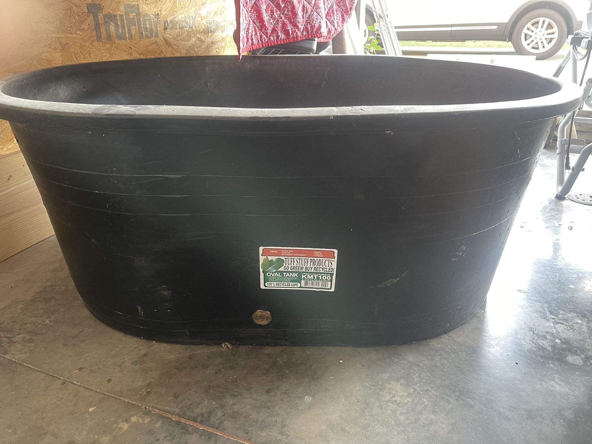 Tuff Stuff 110 gal. Super-Duty Oval Stock Tank