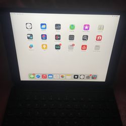 iPad 8th Gen And Keyboard 