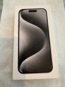 iPhone 15 pro looks like new