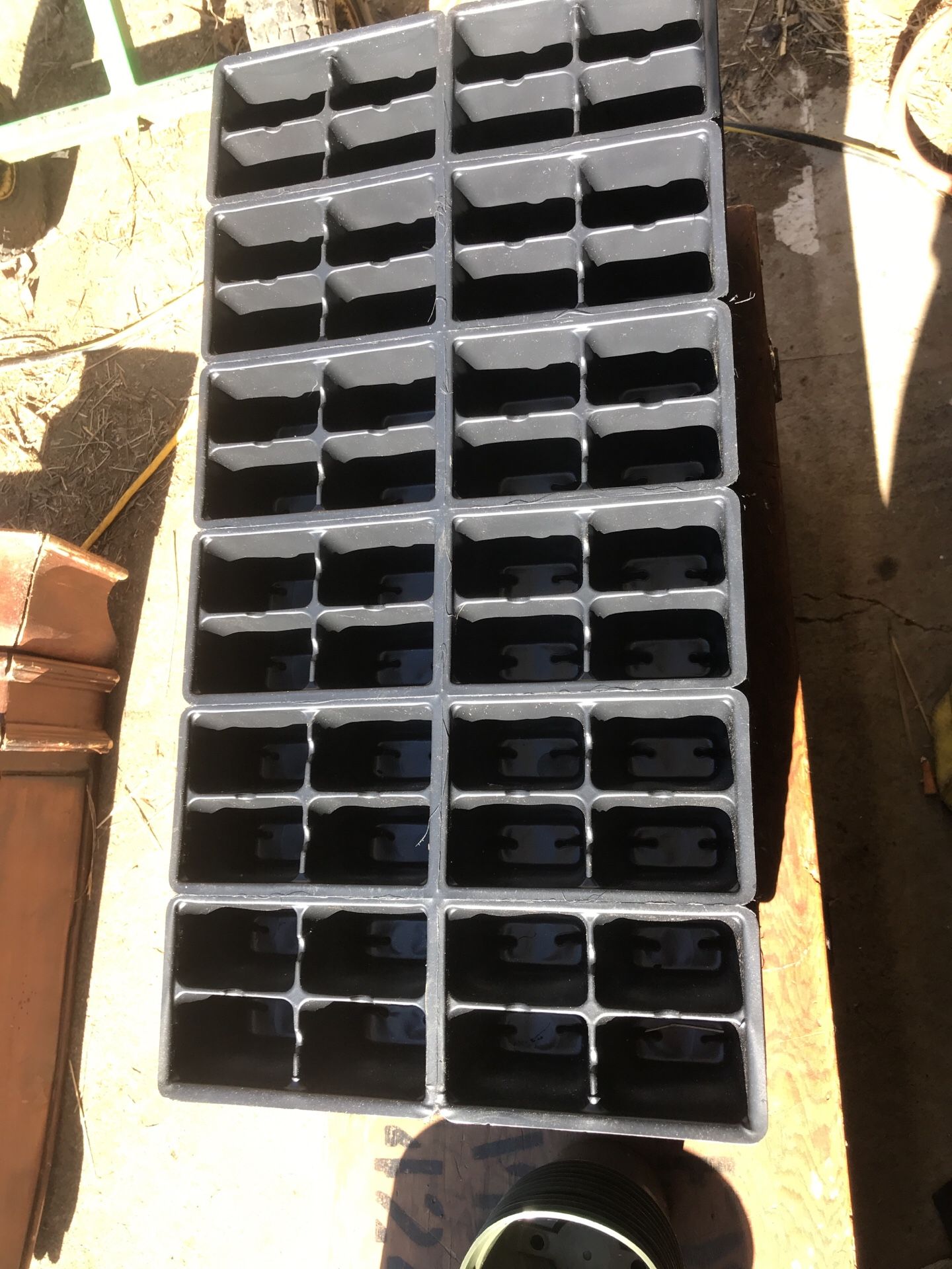 4 cell seed trays new never used