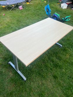 Teknion training table
