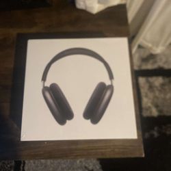 AirPods Max Brand New Best Offer!