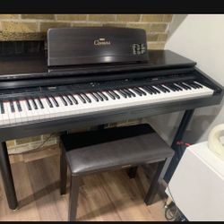 Clavinova Yamaha Cup-65