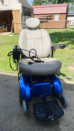 Electril wheelchair needs batteries