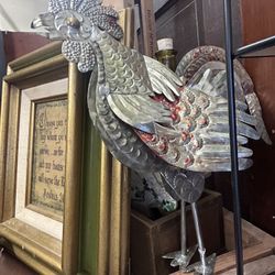 Fun Vintage Metal Rooster Decor
