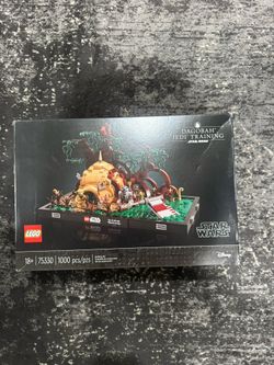 LEGO Star Wars: Dagobah Jedi Training Diorama (75330)