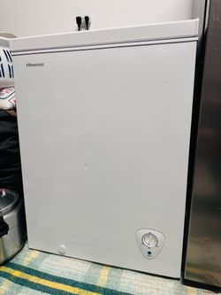 Hisense 5 cu ft Garage Ready Chest Freezer- White