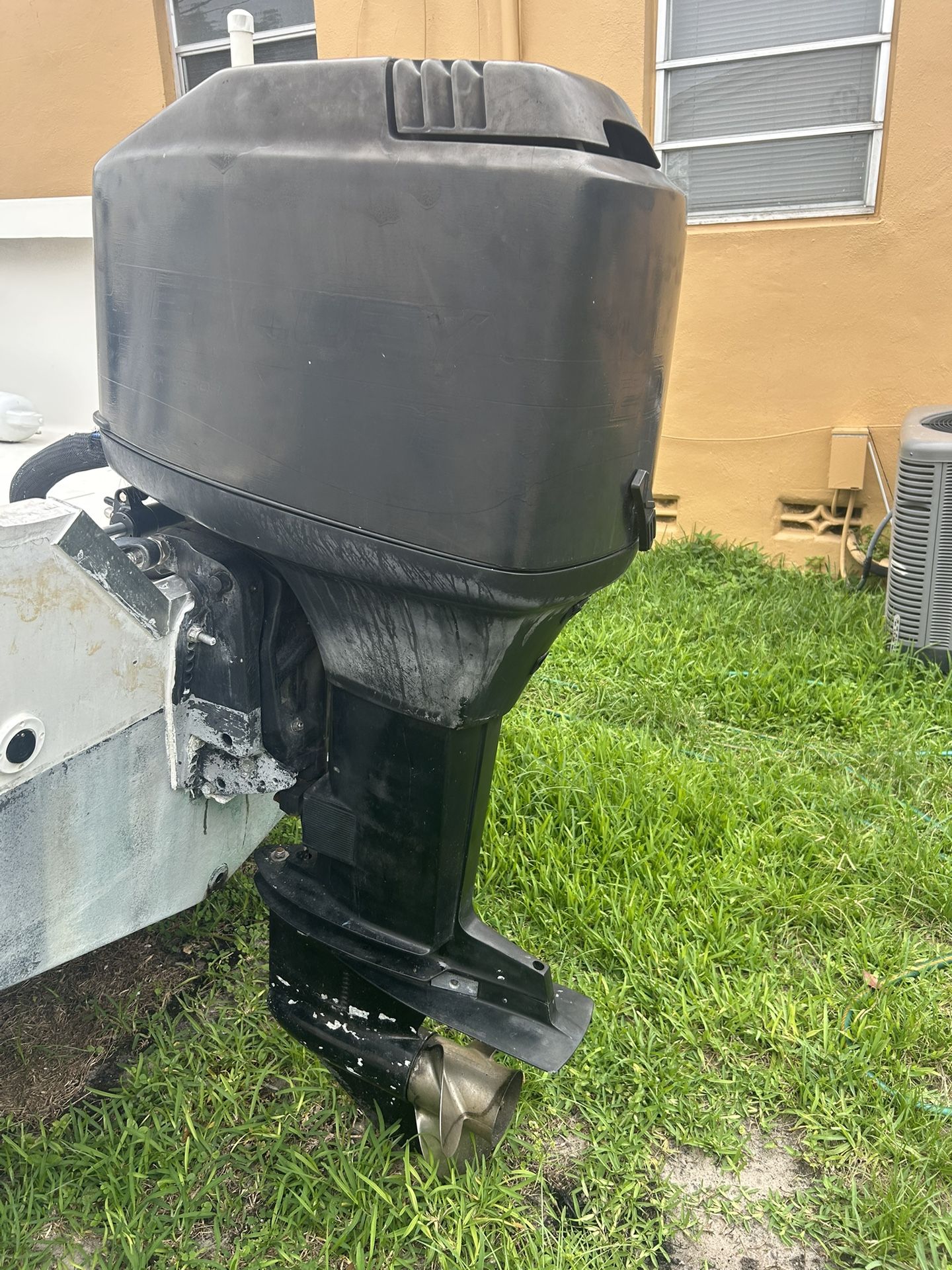 Out Boat Motor Mercury 200 Hp EFI For Part
