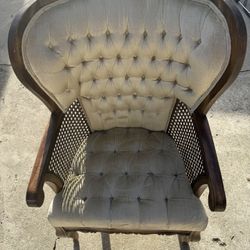 Vintage Tuffed Chair