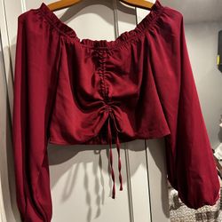 cropped off the shoulder shirt 