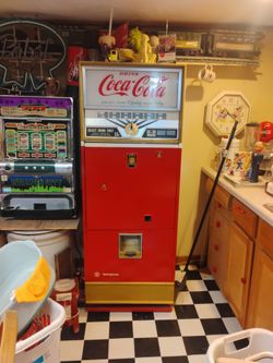 Antique 1950s Westinghouse Coke machine
