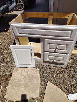 Vanity cabinet