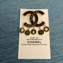 CC BROOCH 