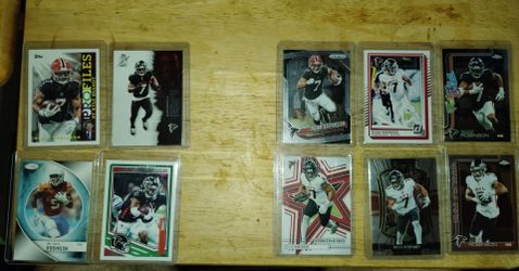 Bijan Robinson NFL sports cards