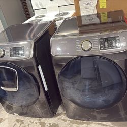 Samsung Frontload Washer Gas Dryer Set