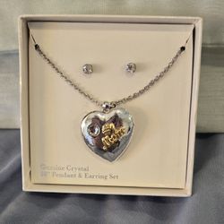 Heart Locket Necklace Set.