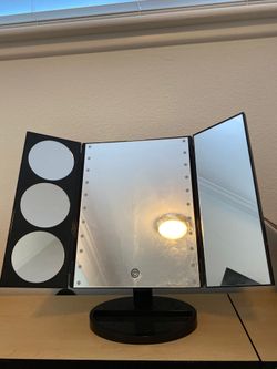 Trifold LED mirror