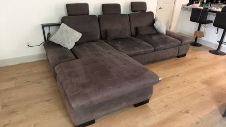 German-Made L-Shaped Sectional Sofa with Pull-Out Bed