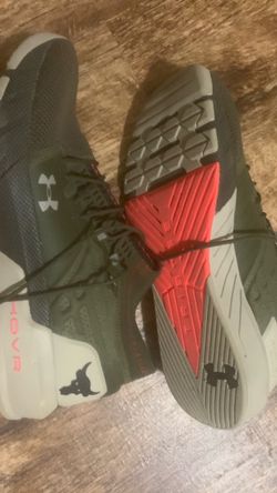 Men’s size 14 under armour project rock