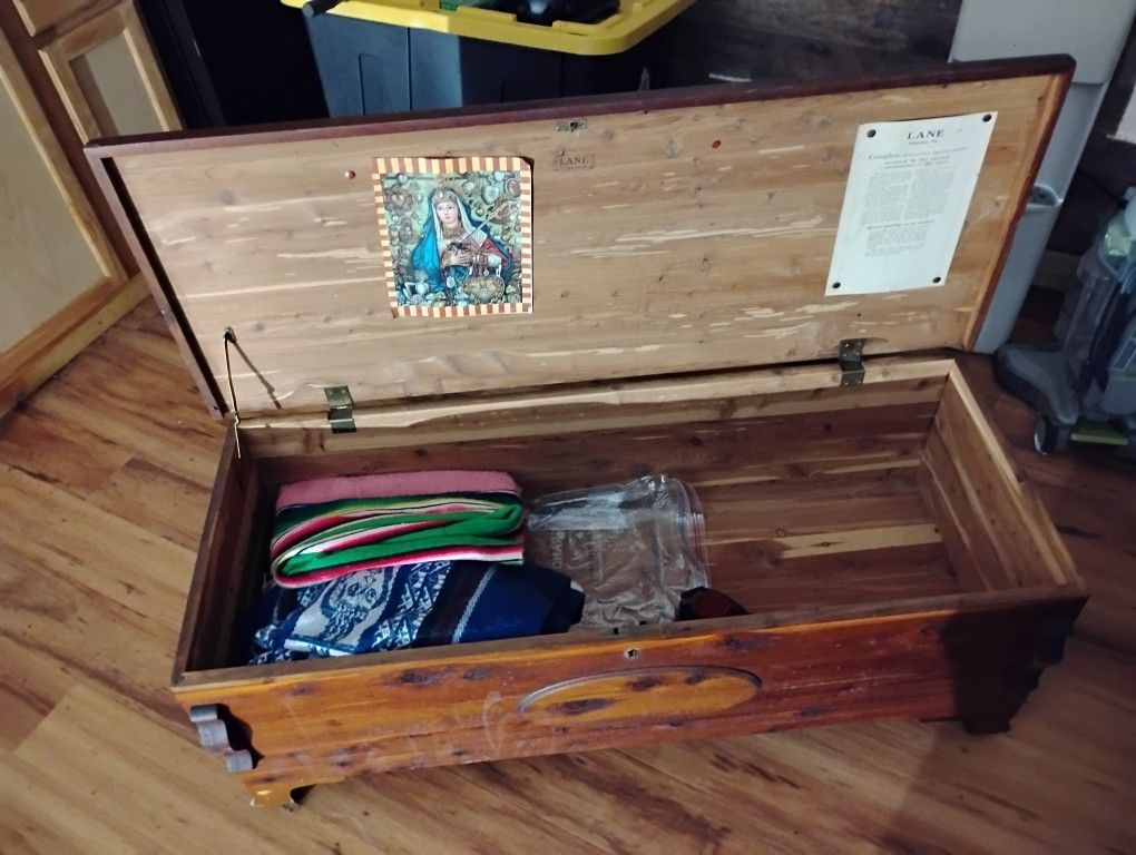 Lane Cedar Chest